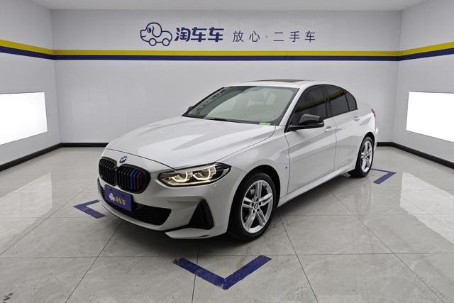 BMW 1 Series 2021 — фото 1