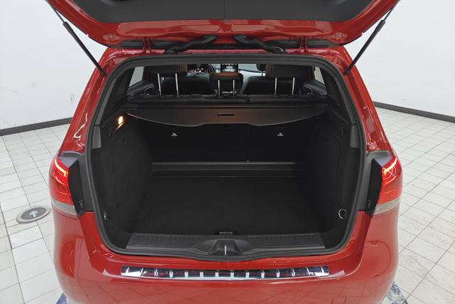 Mercedes Benz B-Class 2017 — фото 17