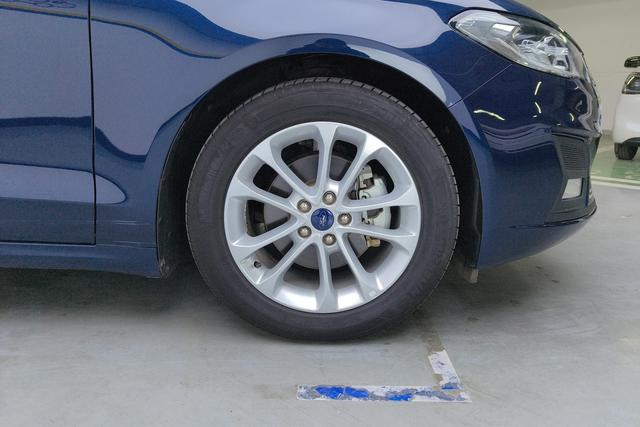 Ford Mondeo id 3804288 из Китая 9