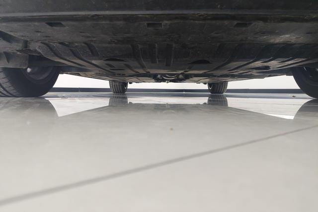 Lynk 03 2023 Темно-серый из Китая, фото 3