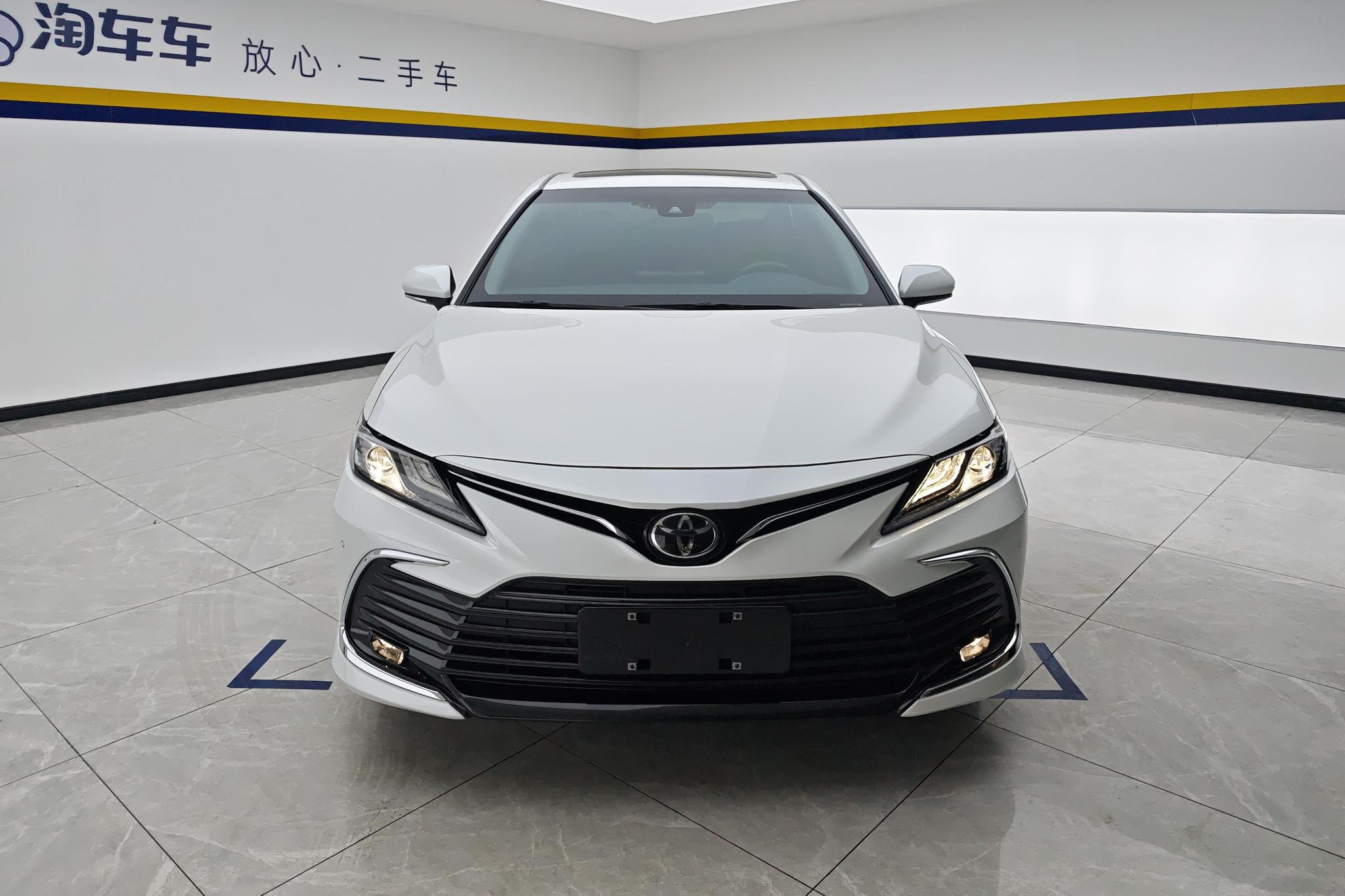 Toyota Camry 2021 2.0G Luxury