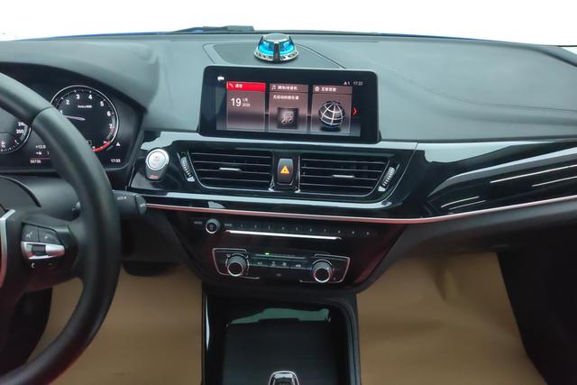 BMW 1 Series 2021 — фото 12