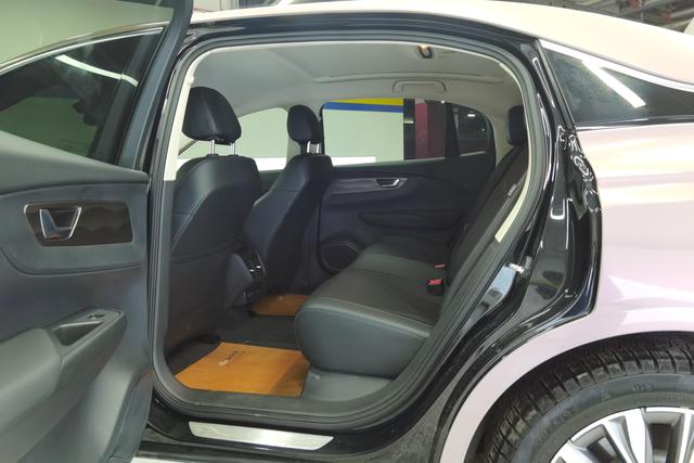 Red flag E-QM5 2023 Темно-серый из Китая