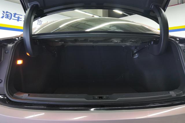 Red flag E-QM5 2023 Темно-серый из Китая, фото 6