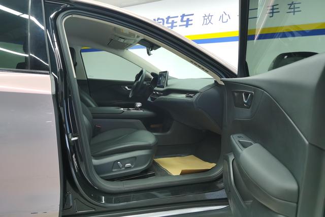 Red flag E-QM5 id 3803937 из Китая 11