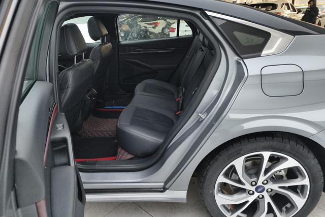 Ford Mondeo 2022 Eco Boost 245 — фото 15