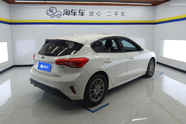 Ford Focus 2021 Eco Boost 180 AT — фото 3