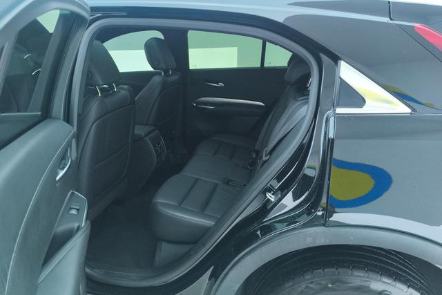 Cadillac XT4 2022 28 T 2 WDPremium — фото 16