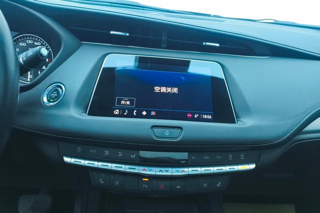 Cadillac XT4 2022 28 T 2 WDPremium — фото 12