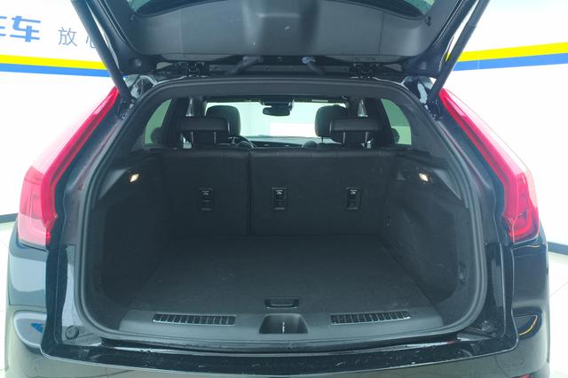 Cadillac XT4 2022 28 T 2 WDPremium — фото 17