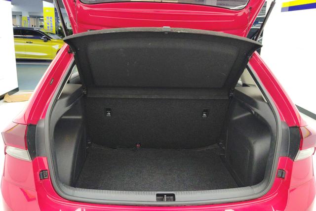 Skoda Xindong 2020 Красный из Китая, фото 6