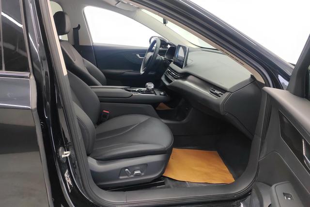 Red flag E-QM5 2023 Черный из Китая, фото 4