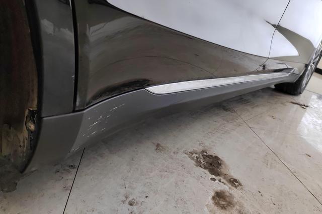 Red flag E-QM5 id 3785757 из Китая 13