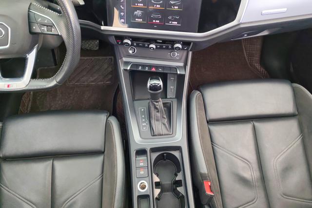 Audi Q3 Sportback 2020 — фото 15