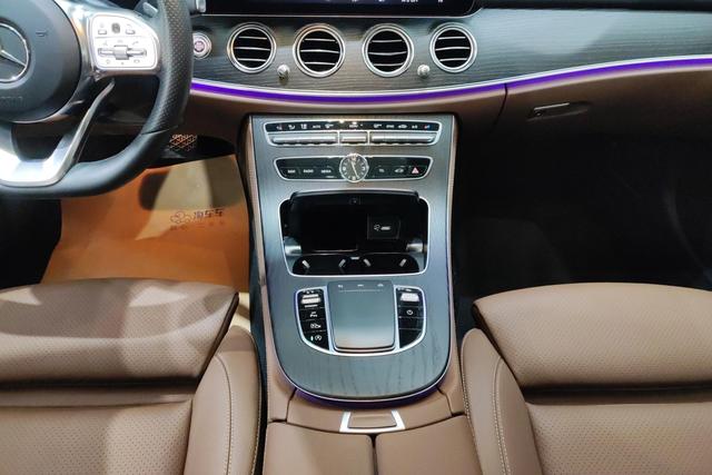 Mercedes Benz E-Class 2020 — фото 10