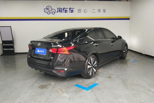 Nissan Teana 2022 Черный из Китая, фото 4