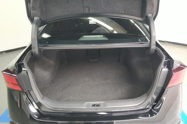 Nissan Teana id 3783127 из Китая 8