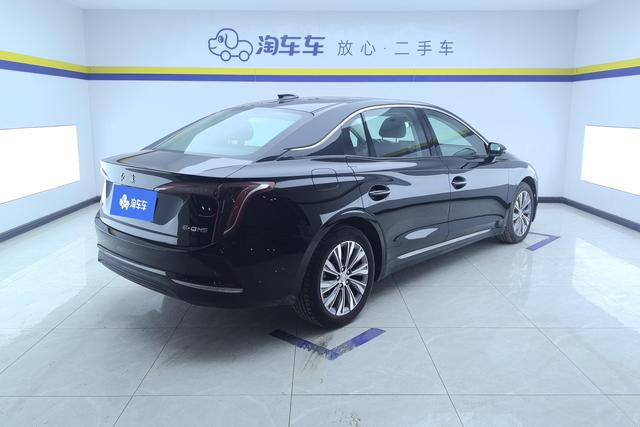 Red Flag Hongqi E-QM5 2022 — фото 3