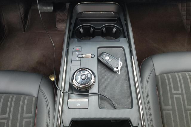 Ford Mondeo 2023 Eco Boost 180 Luxury — фото 14