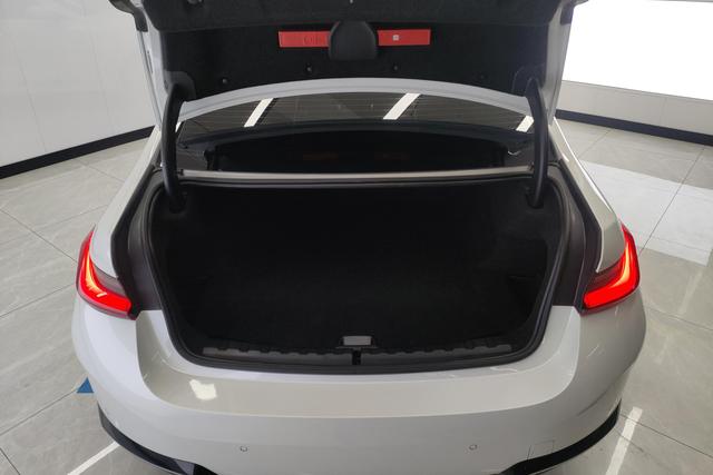 BMW i3 2025 e Drive 35 L — фото 17