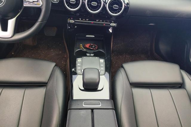 Mercedes-Benz A-Class 2020 A 180 L — фото 15