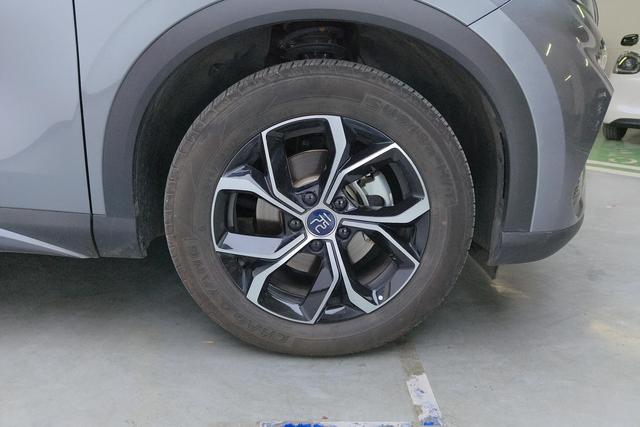 BYD Yuan PLUS 2024 Темно-серый из Китая