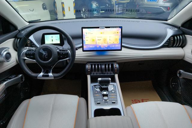 BYD Yuan PLUS 2024 Темно-серый из Китая, фото 3