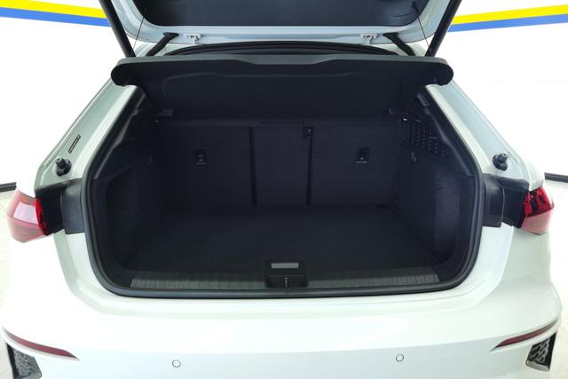 Audi A3 2024 Sportback 35 TFSI Sport — фото 17