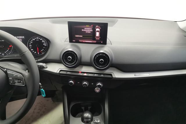 Audi Q2L id 3804598 из Китая 8