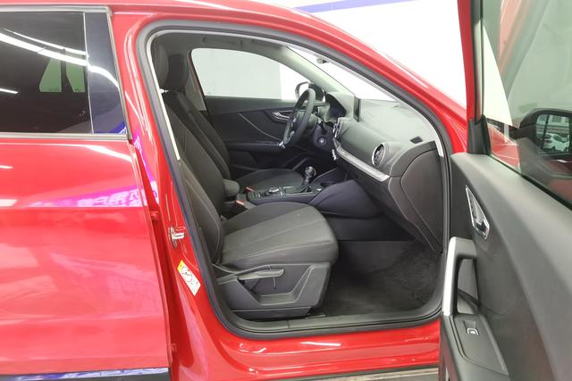 Audi Q2L id 3804598 из Китая 12