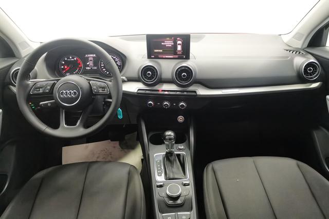 Audi Q2L id 3804598 из Китая 17