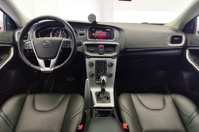 Volvo V40 2019 Белый из Китая, фото 2