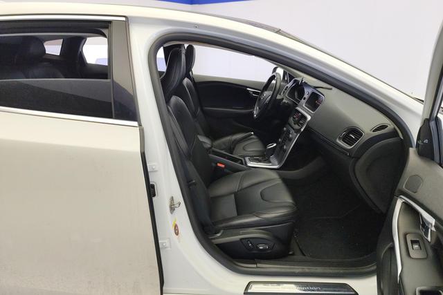 Volvo V40 id 3823278 из Китая 13