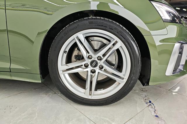 Audi A5 2024 Sportback 40 TFSI — фото 10