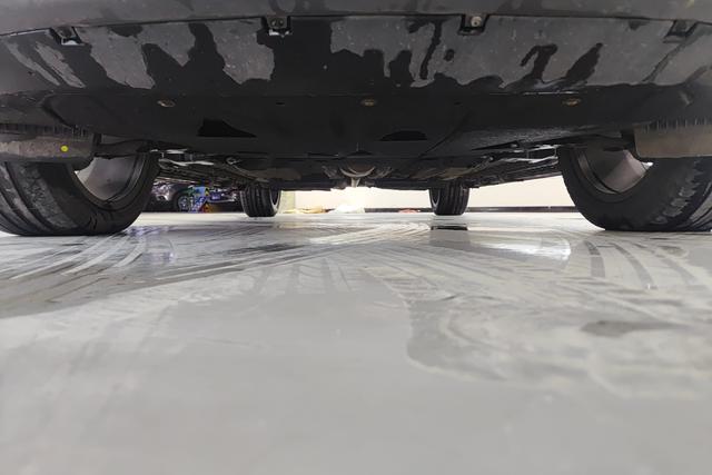 Geely Automobile Xingyue L 2023 Черный из Китая, фото 4