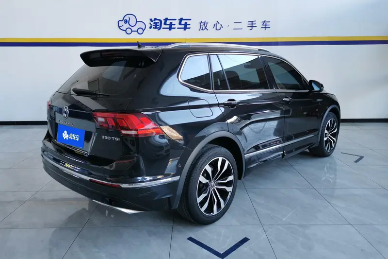 Volkswagen Tiguan L 330 TSI AT 2 WD R-Line — фото 3
