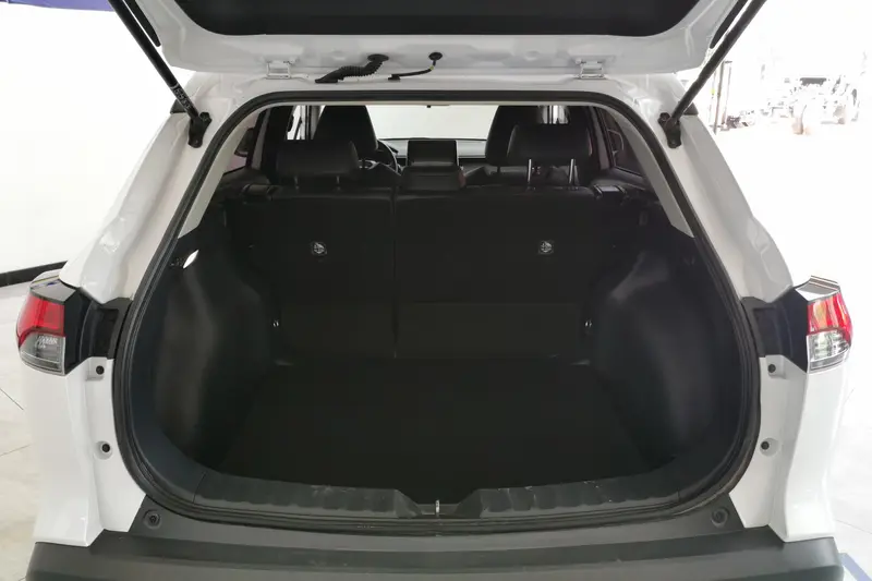 Toyota Corolla Cross — фото 13