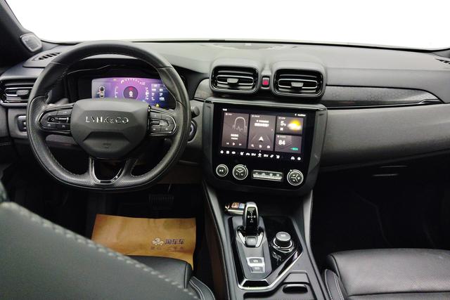 Lynk 03 2022 Черный из Китая