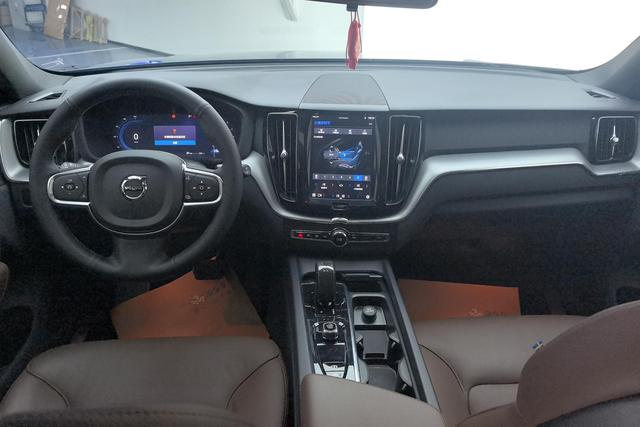 Volvo XC60 2024 Синий из Китая, фото 5