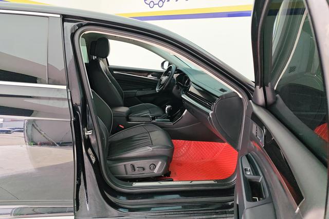 Volkswagen Passat 2023 Черный из Китая, фото 3