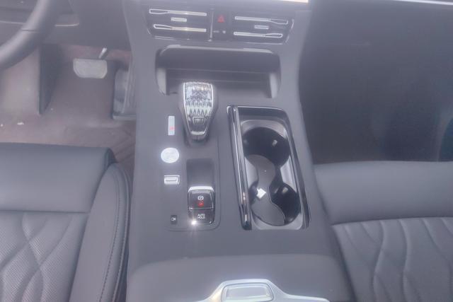 Trumpchi M8 2024 2.0 TGDI — фото 14