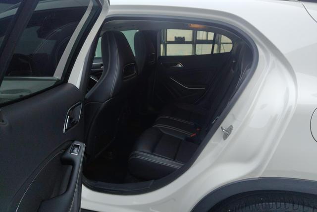 Mercedes-Benz GLA 2019 GLA 200 — фото 16