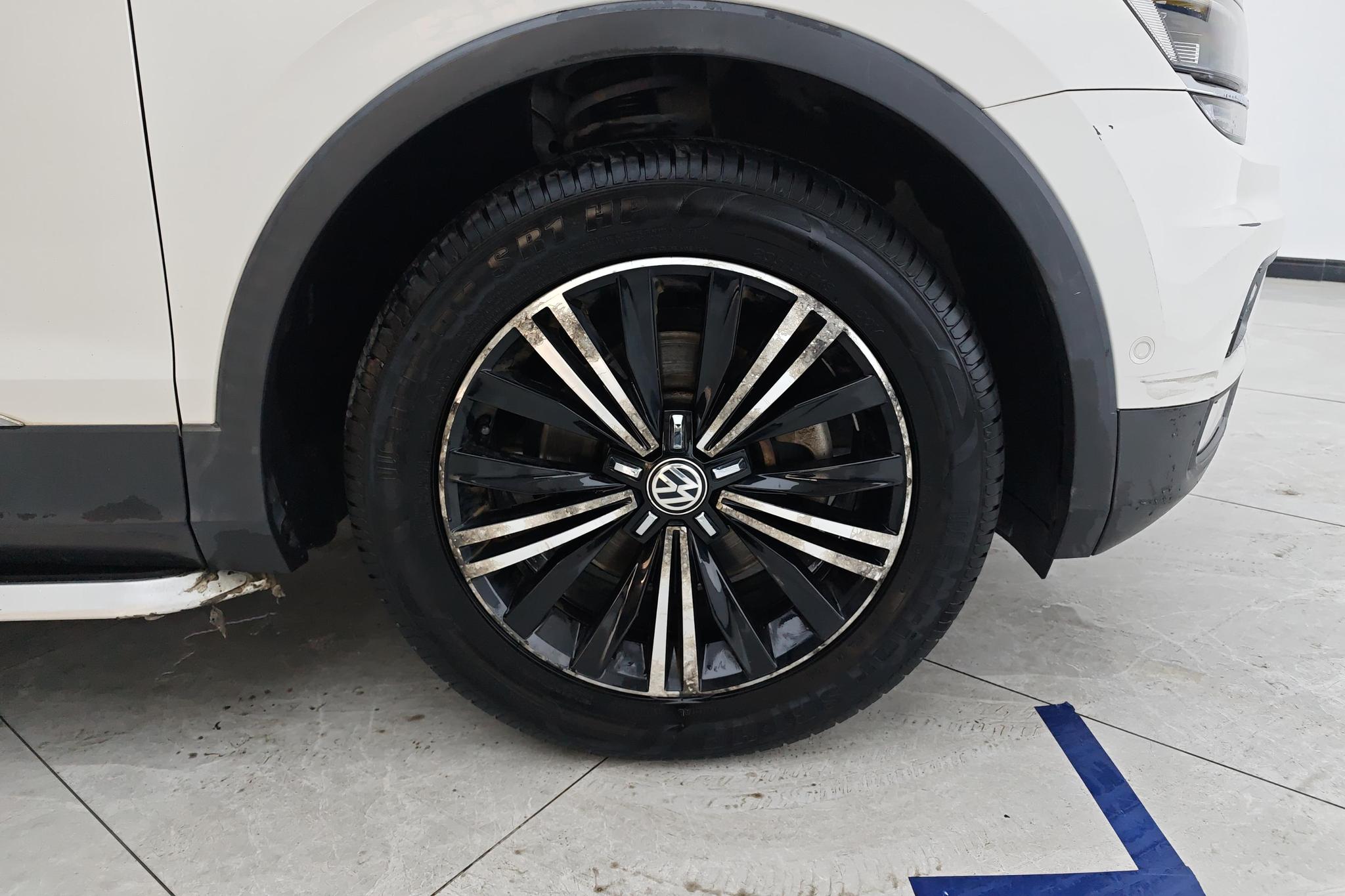 Volkswagen Tiguan L L 2017 330TSI AT Flagship