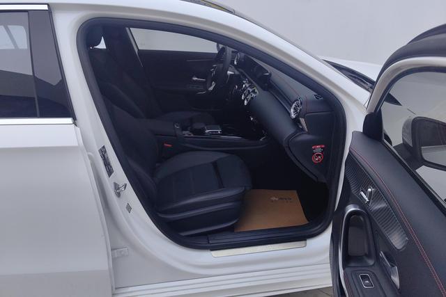 Mercedes-Benz A-Class 2023 A 200 L — фото 16