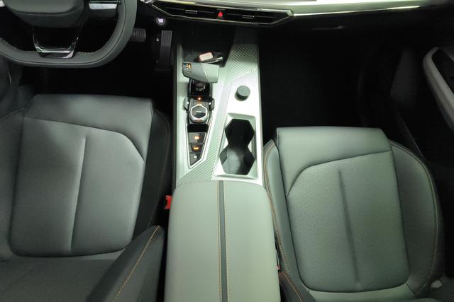 Changan Auchan Z6 2024 Серебристо-серый из Китая