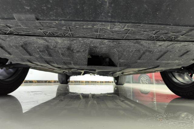 Changan Auchan Z6 2024 Серебристо-серый из Китая, фото 2