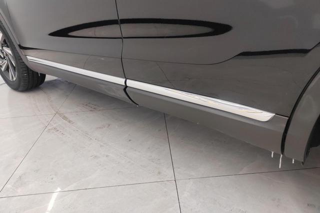 Red flag HS5 id 3784263 из Китая 9