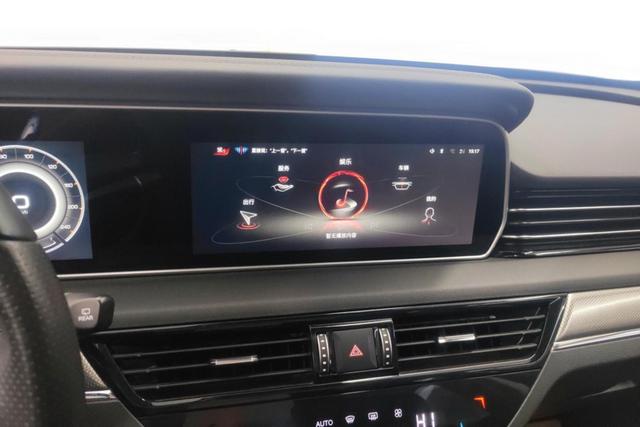 Red flag HS5 id 3784263 из Китая 10