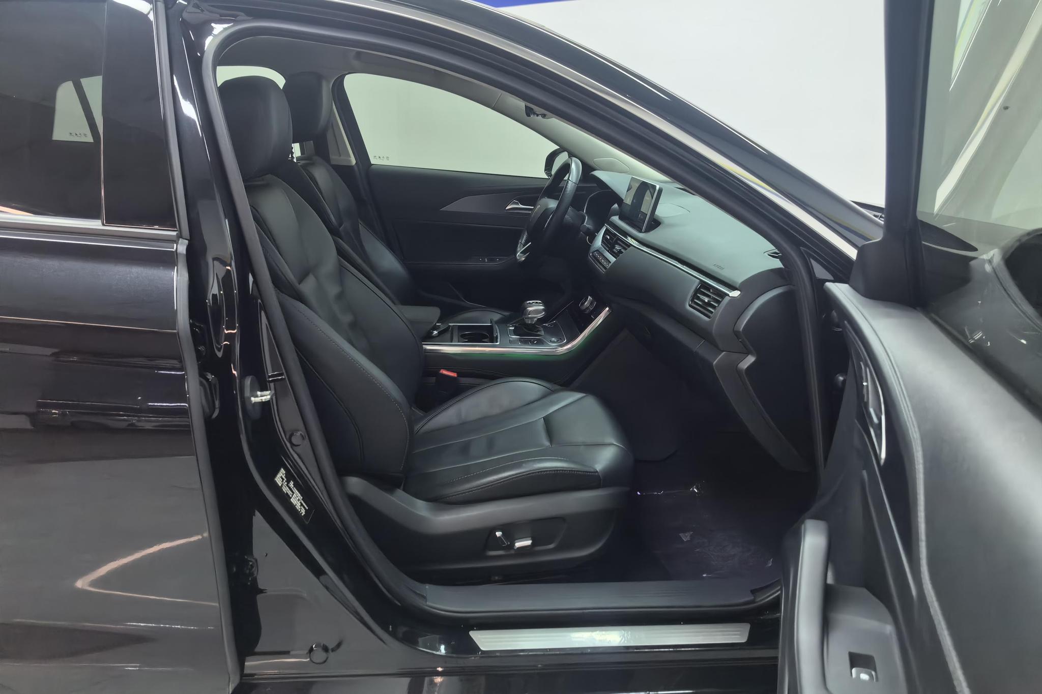 Hongqi H5 2022 1.8T AT