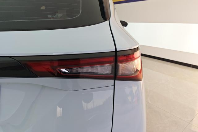 Wuling Asta 2022 2.0 L DHT — фото 5